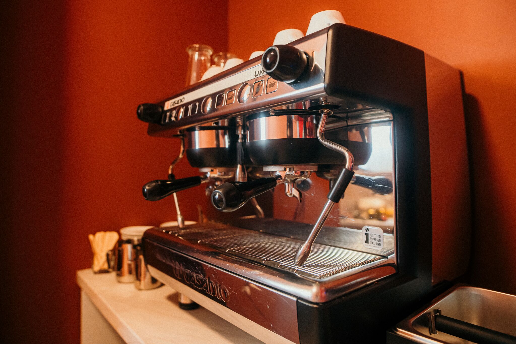 Aparat de espresso profesional la lobby bar — Grey Residence, Drobeta-Turnu Severin